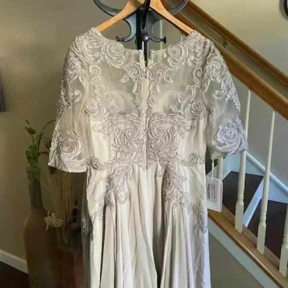 NWT JJ's House Mother of the Bride Maxi Dress. Size 14 - Picture 3 of 11